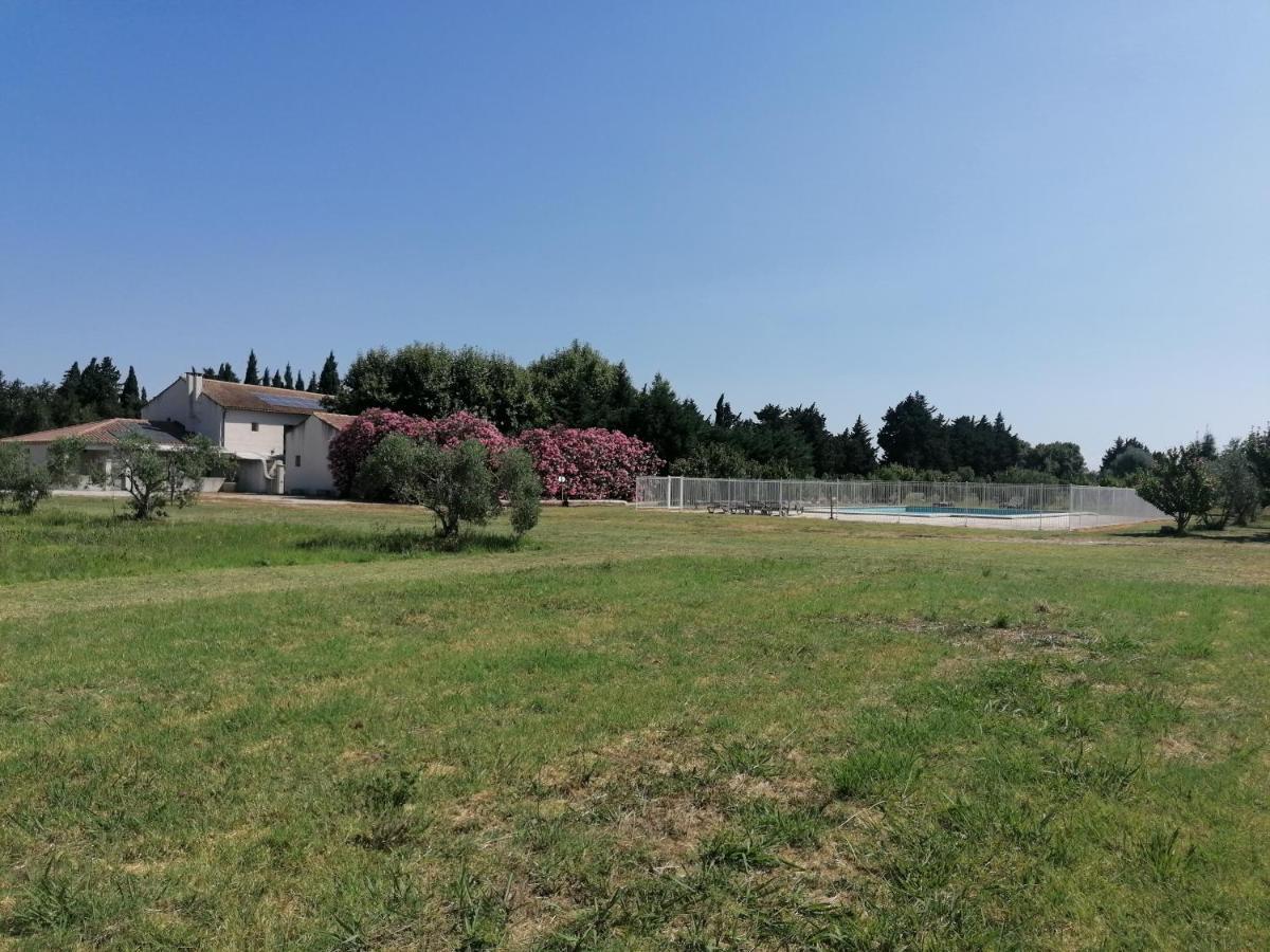 Les Gites Du Mas Canillac Châteaurenard Exterior foto